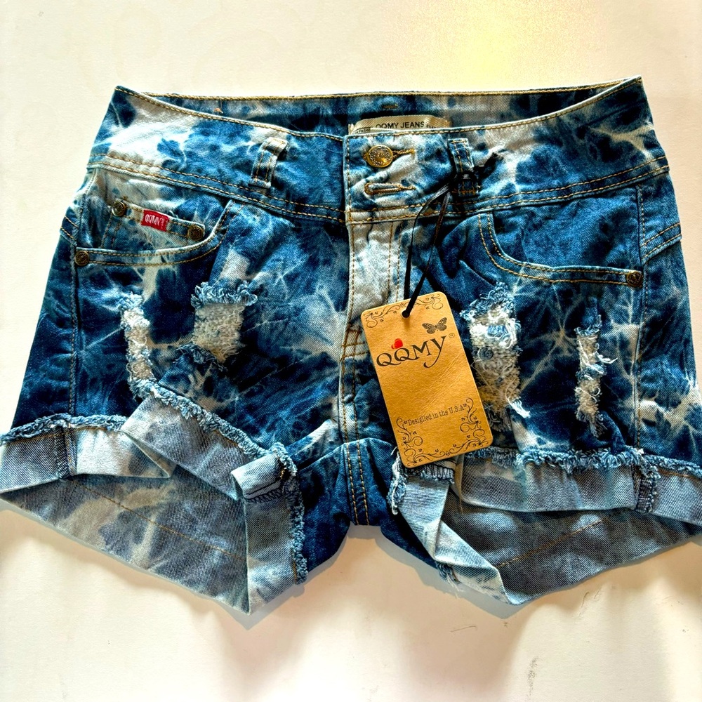NWT Y2K Womens Low Rise Mini Shorts 3 / 4 Distressed Blue Denim Short Jean New